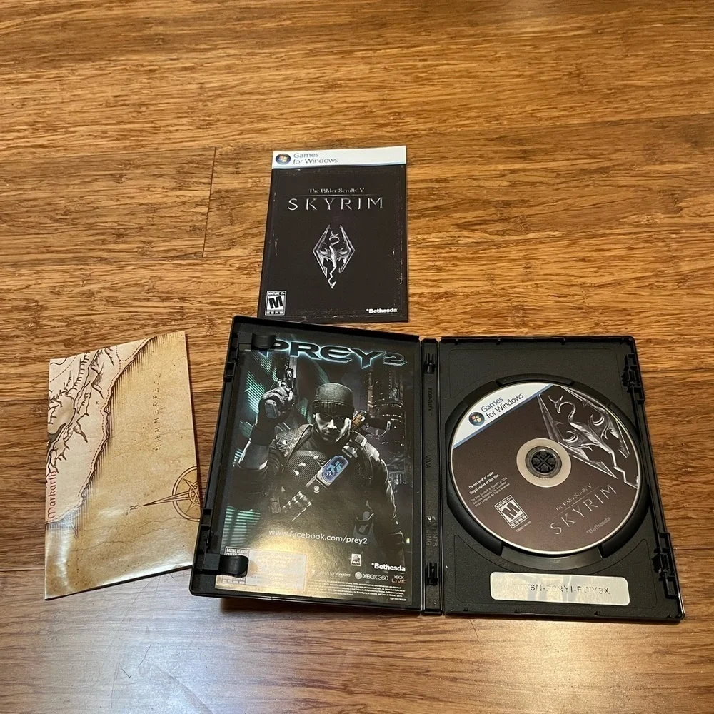 SKYRIM PC DVD game for windows w/ original MAP, case, and instruction booklet
